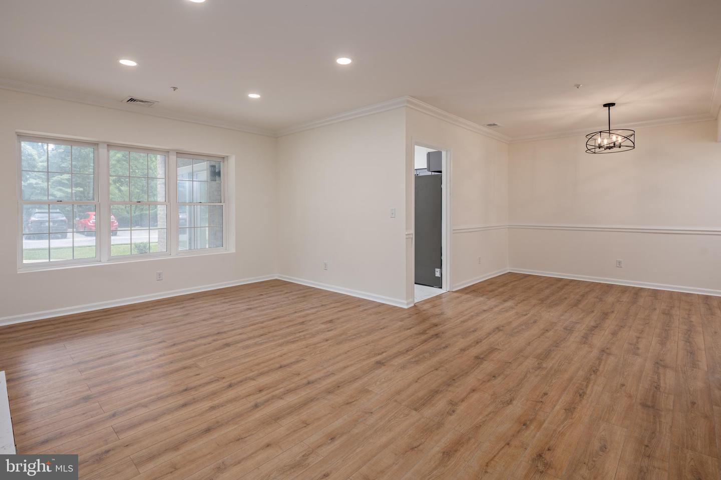 200 Belmont Forest Ct #101 Property Photo 3