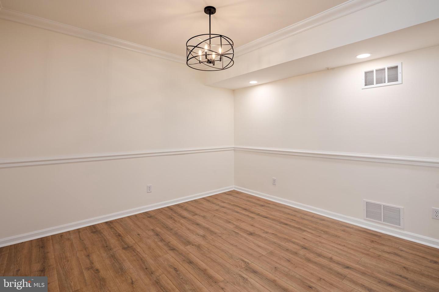 200 Belmont Forest Ct #101 Property Photo 7