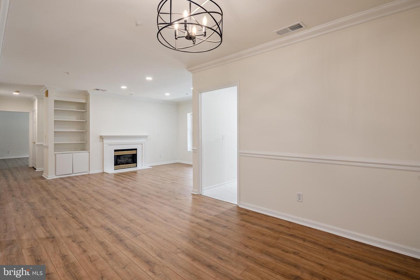 200 Belmont Forest Ct #101 Property Photo 9