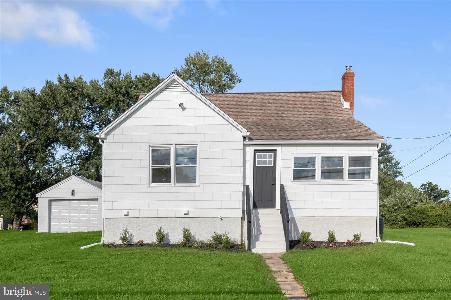 6521 Ridge Rd Property Photo 1