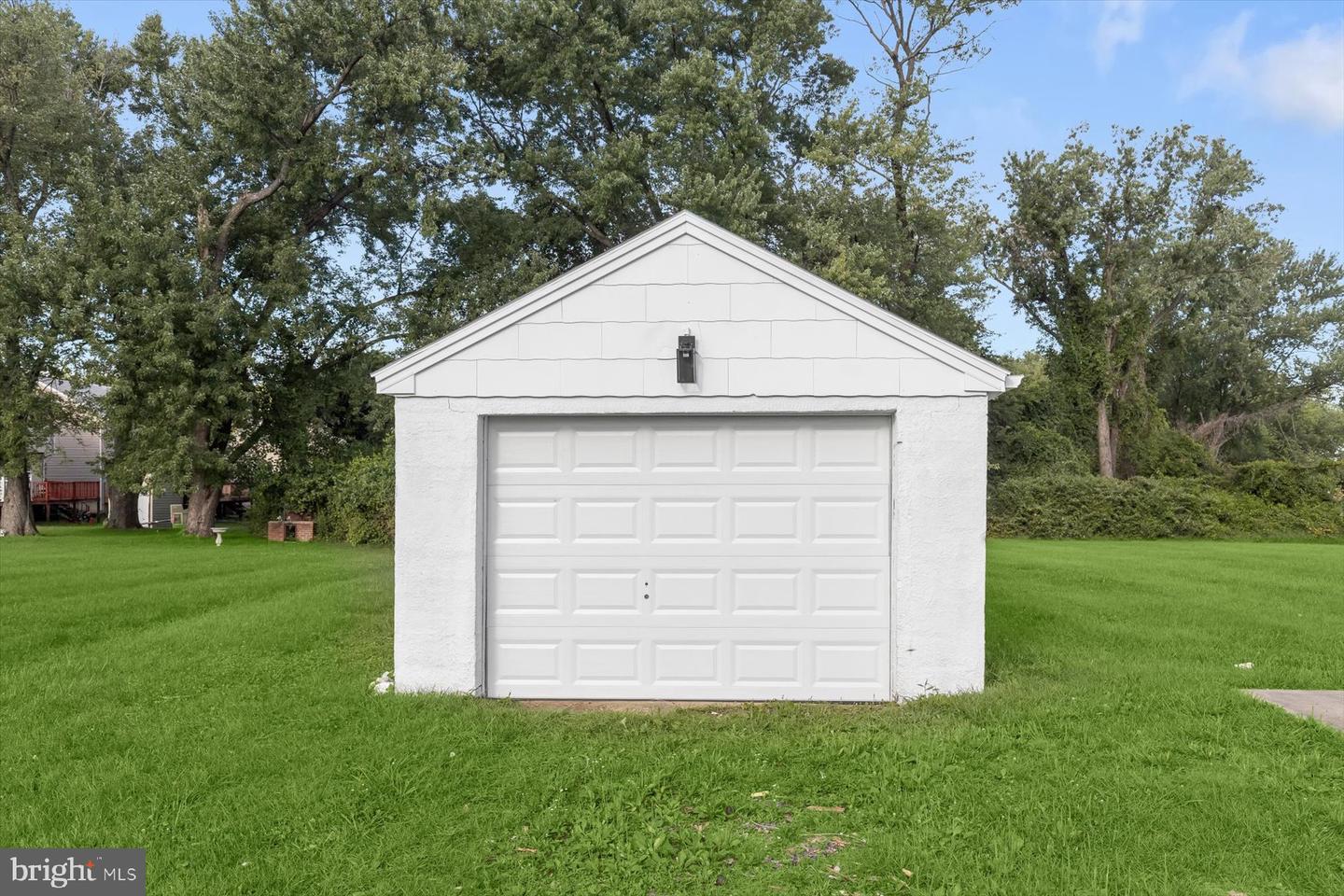 6521 Ridge Rd Property Photo 3