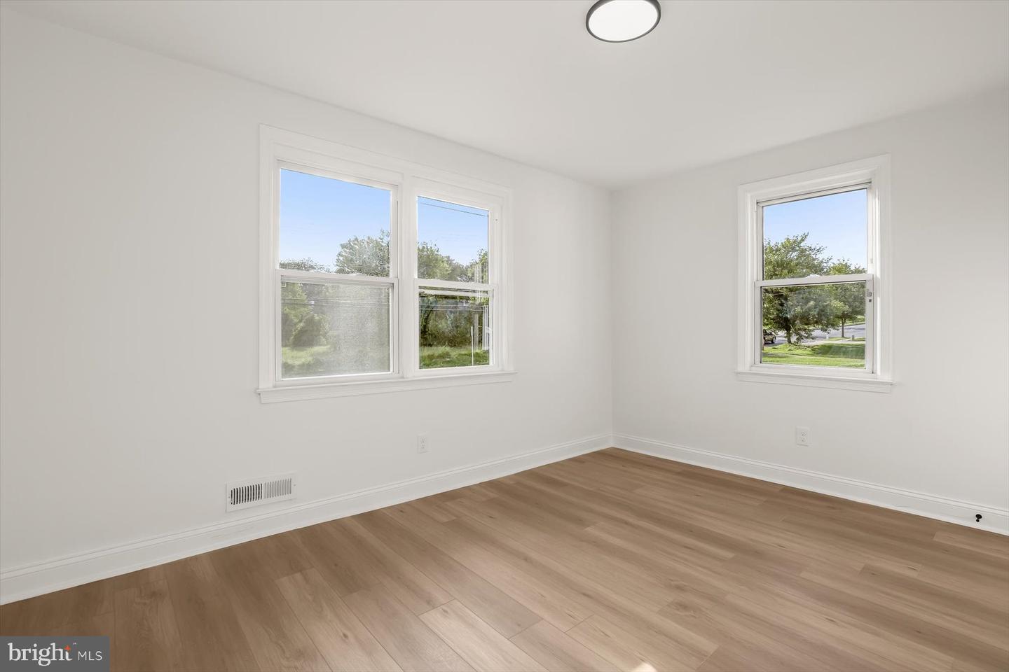 6521 Ridge Rd Property Photo 15