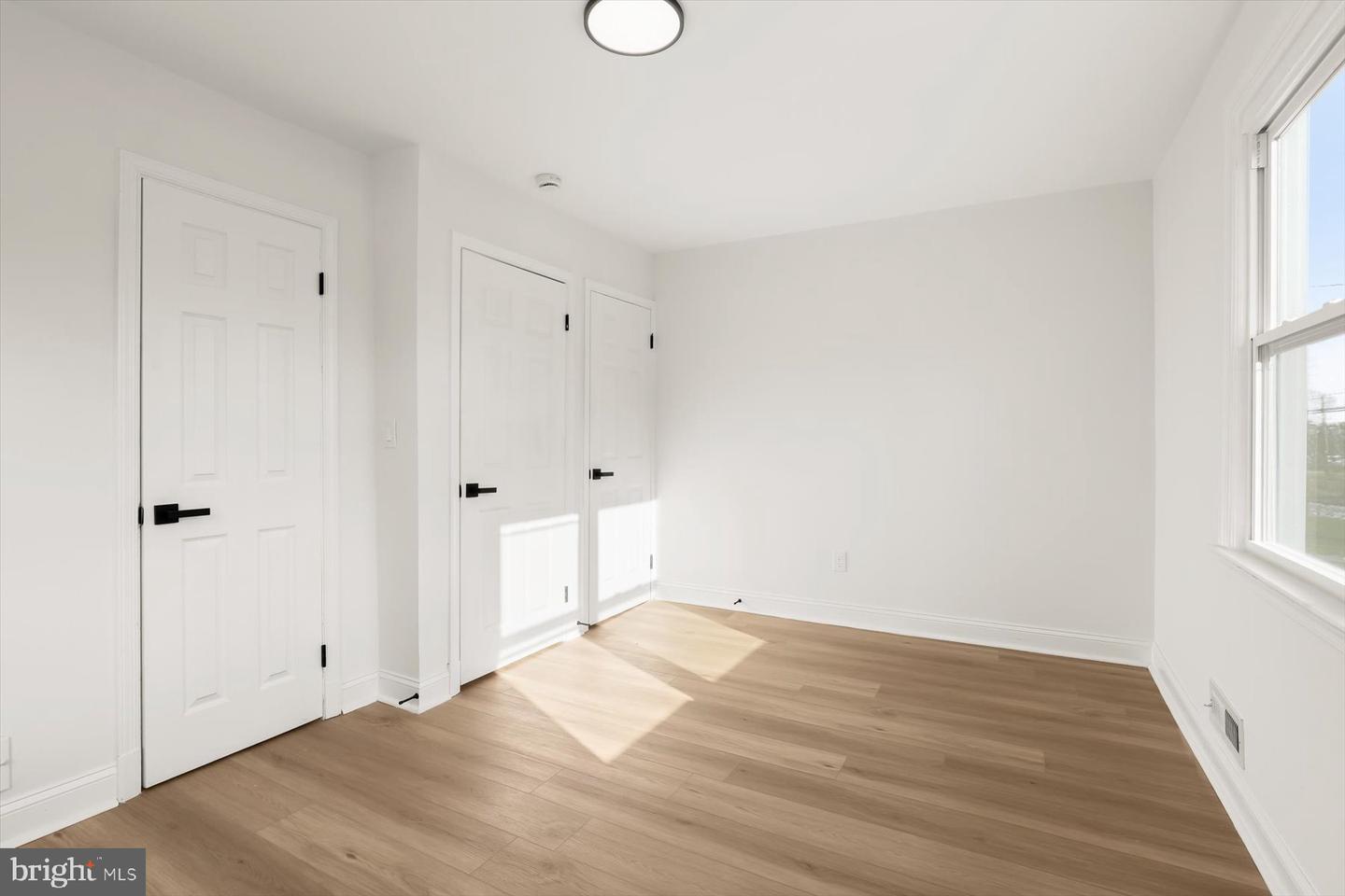 6521 Ridge Rd Property Photo 16
