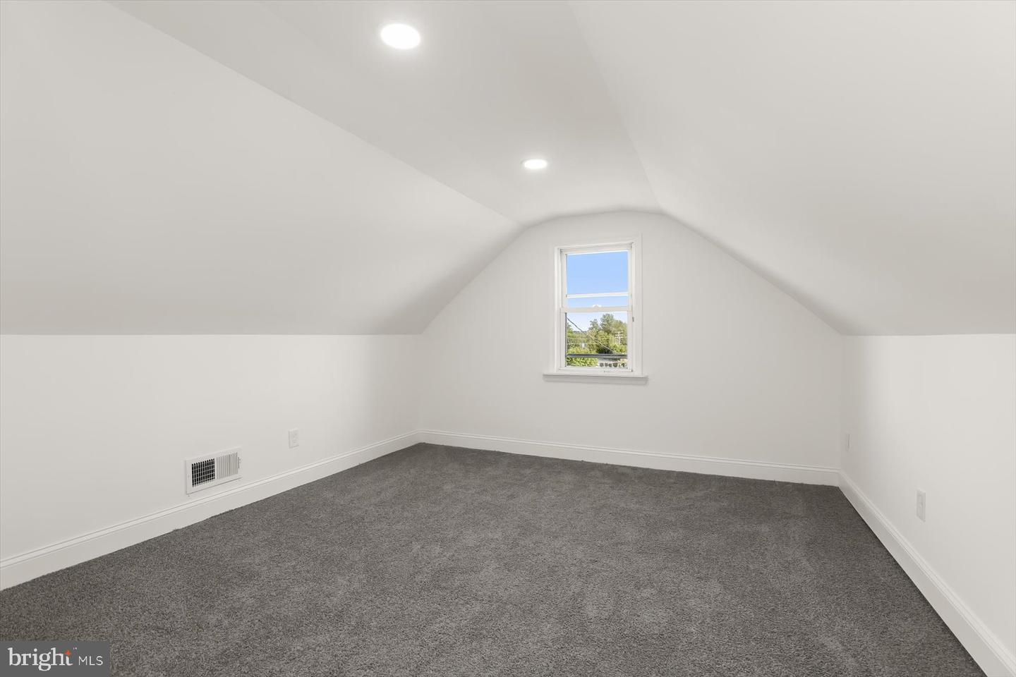 6521 Ridge Rd Property Photo 17