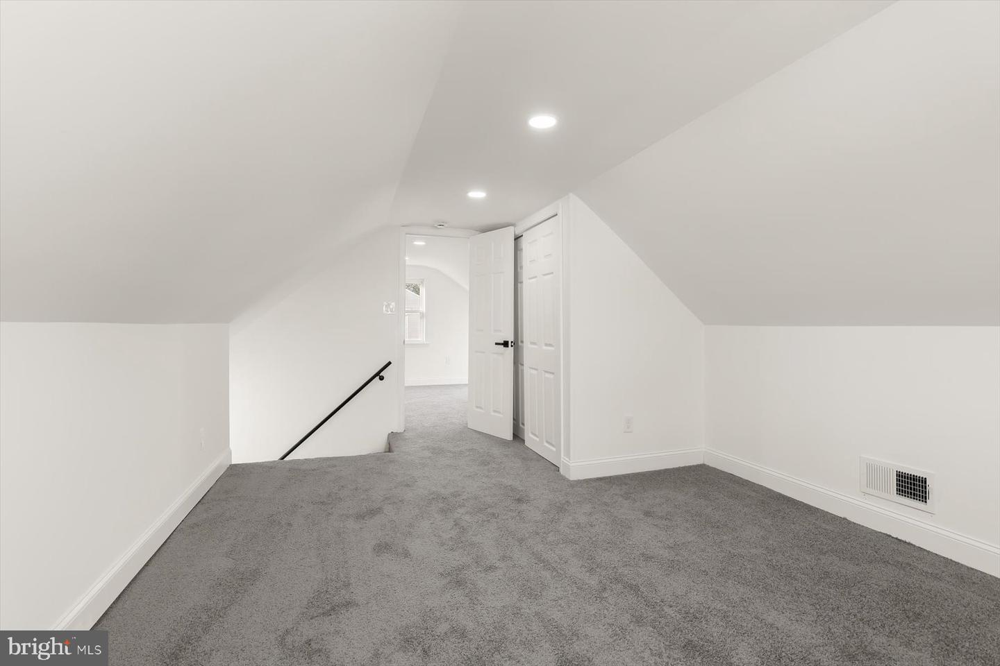 6521 Ridge Rd Property Photo 18