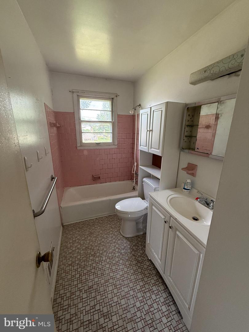 103 Sacred Heart Ln Property Photo 6