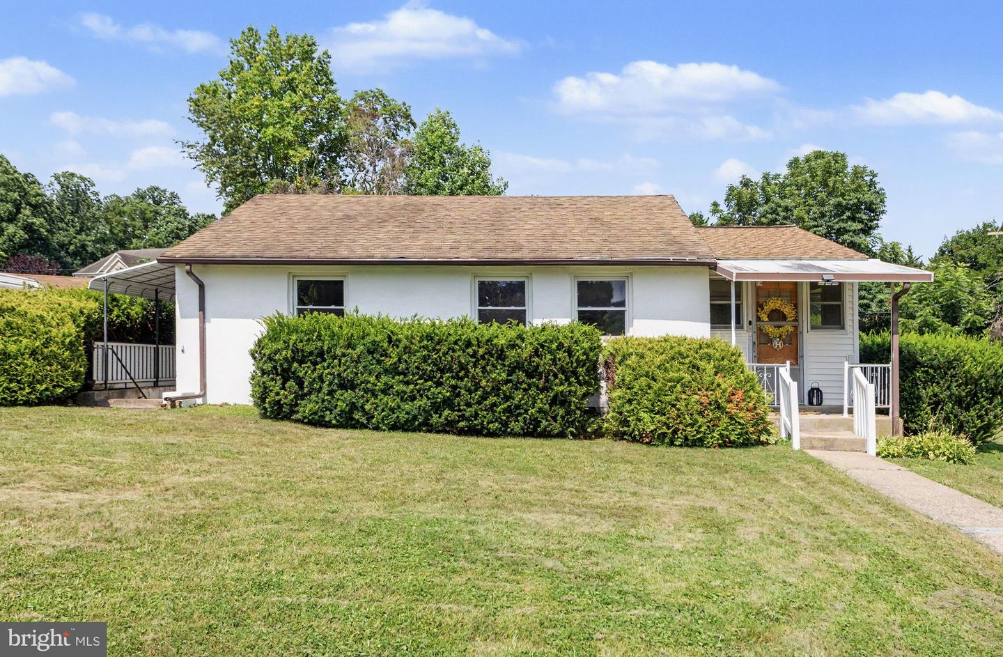 7437 New Cut Rd Property Photo 1