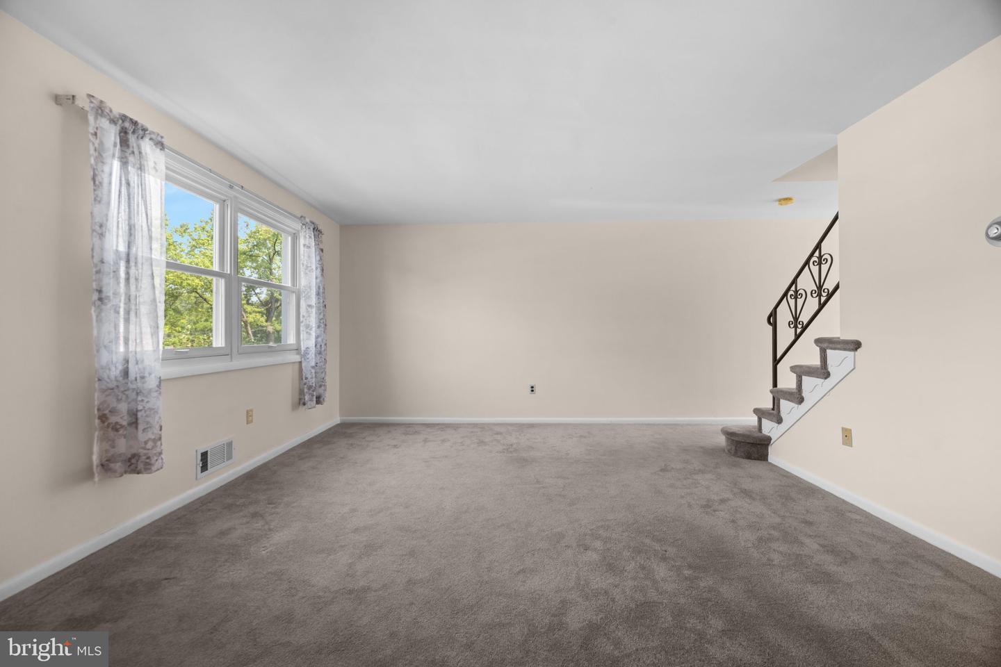 8549 Harris Ave Property Photo 4