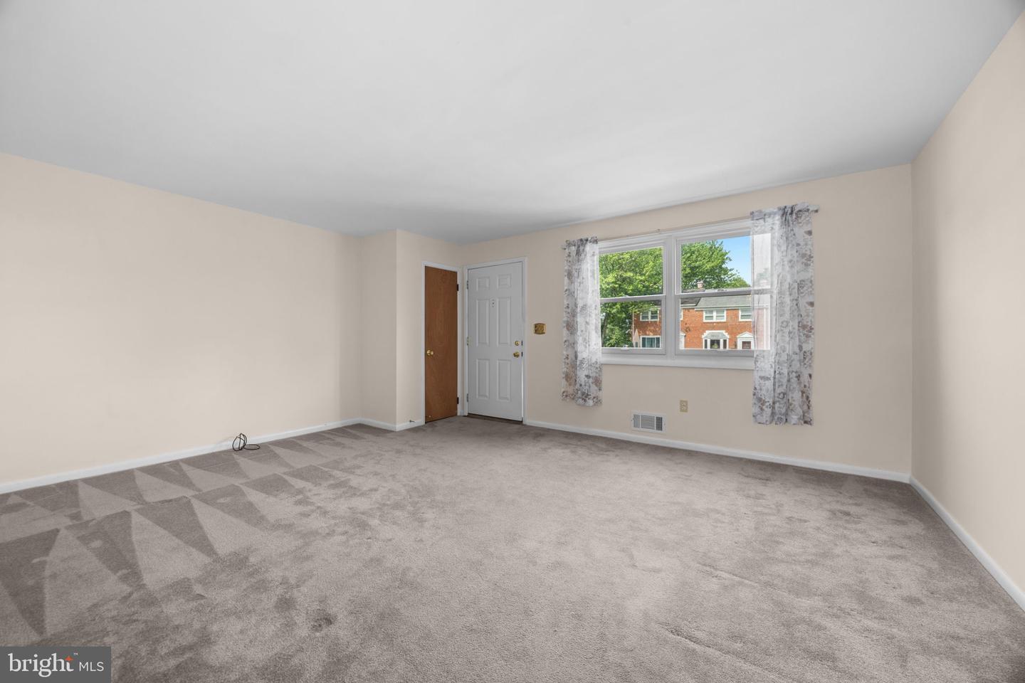 8549 Harris Ave Property Photo 6