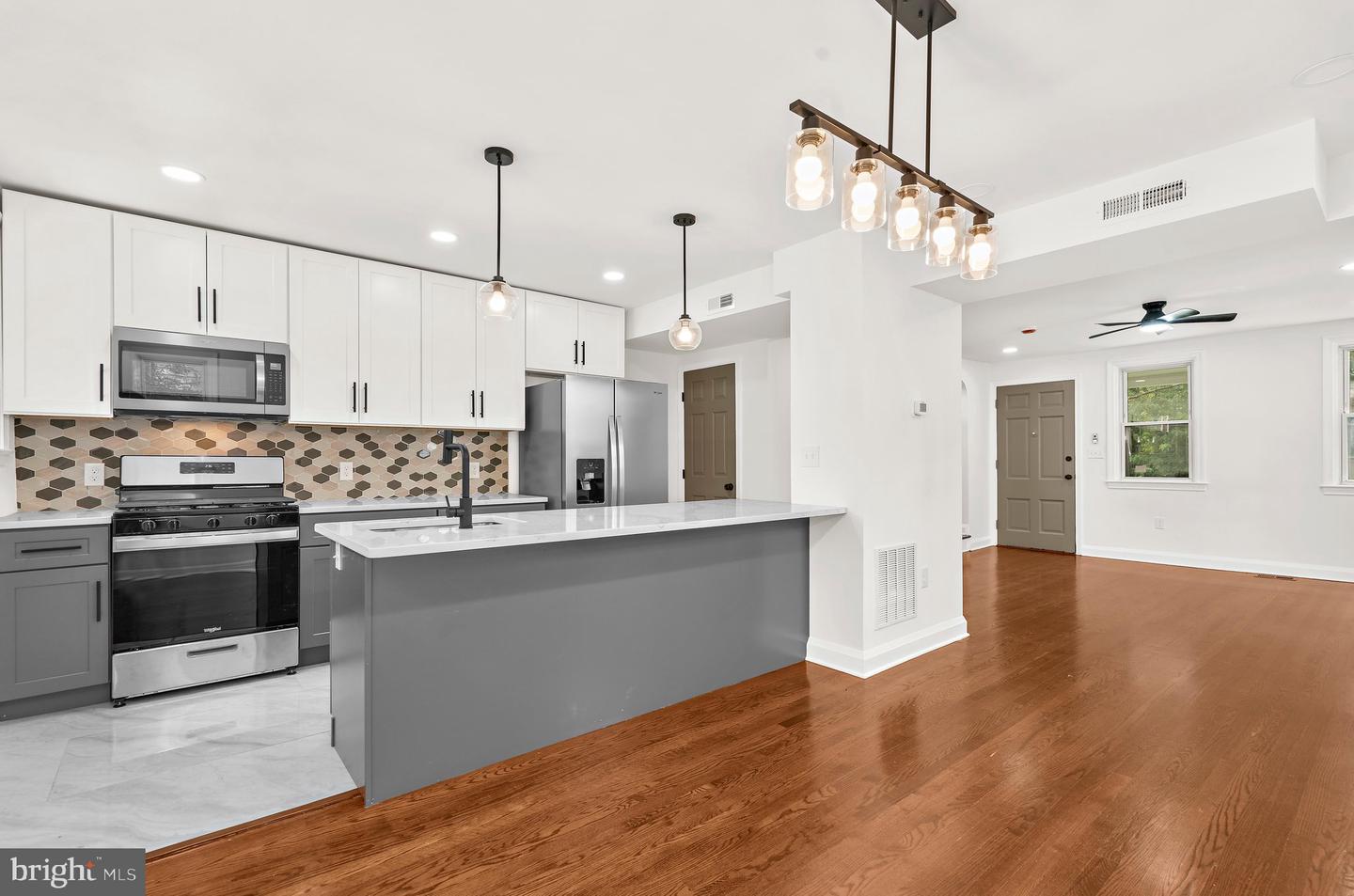208 Burke Ave Property Photo 1