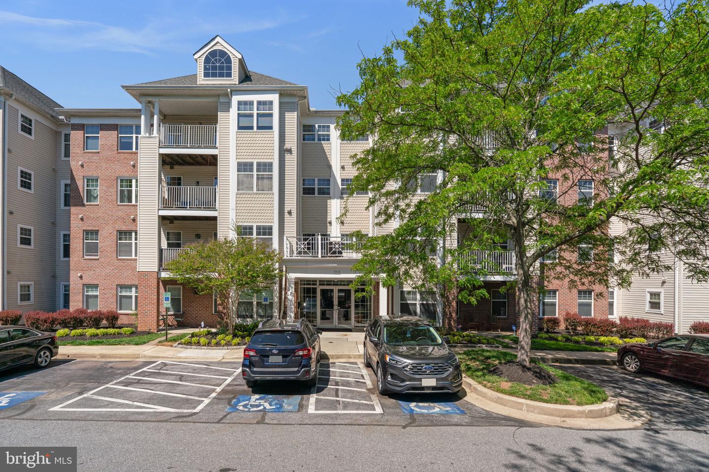 4550 CHAUCER WAY #406 Property Photo 1