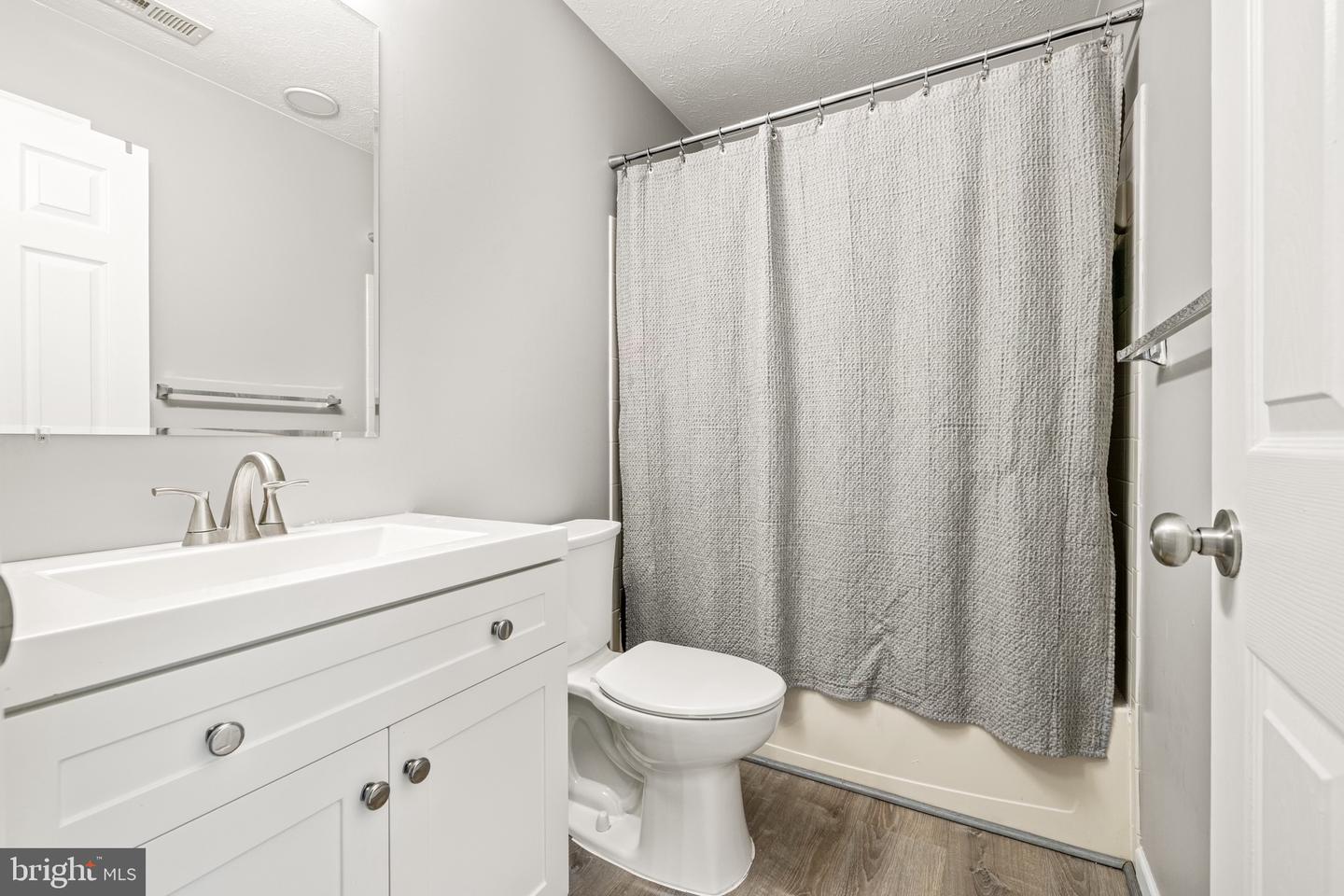 884 Lowe Rd Property Photo 16