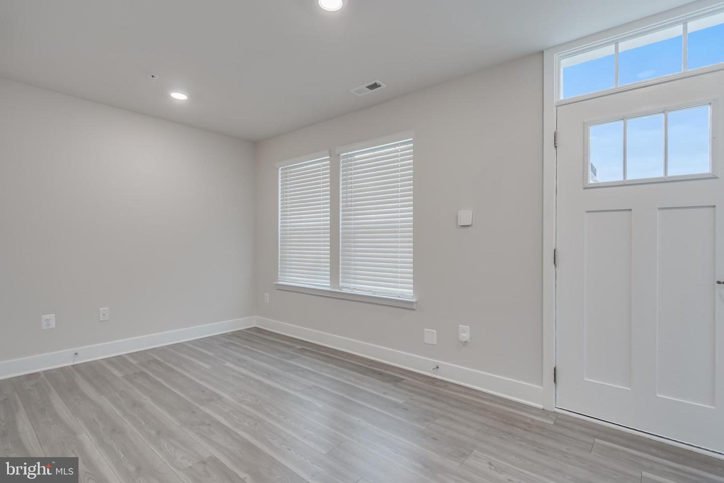 7793 Barrensdale Rd Property Photo 4