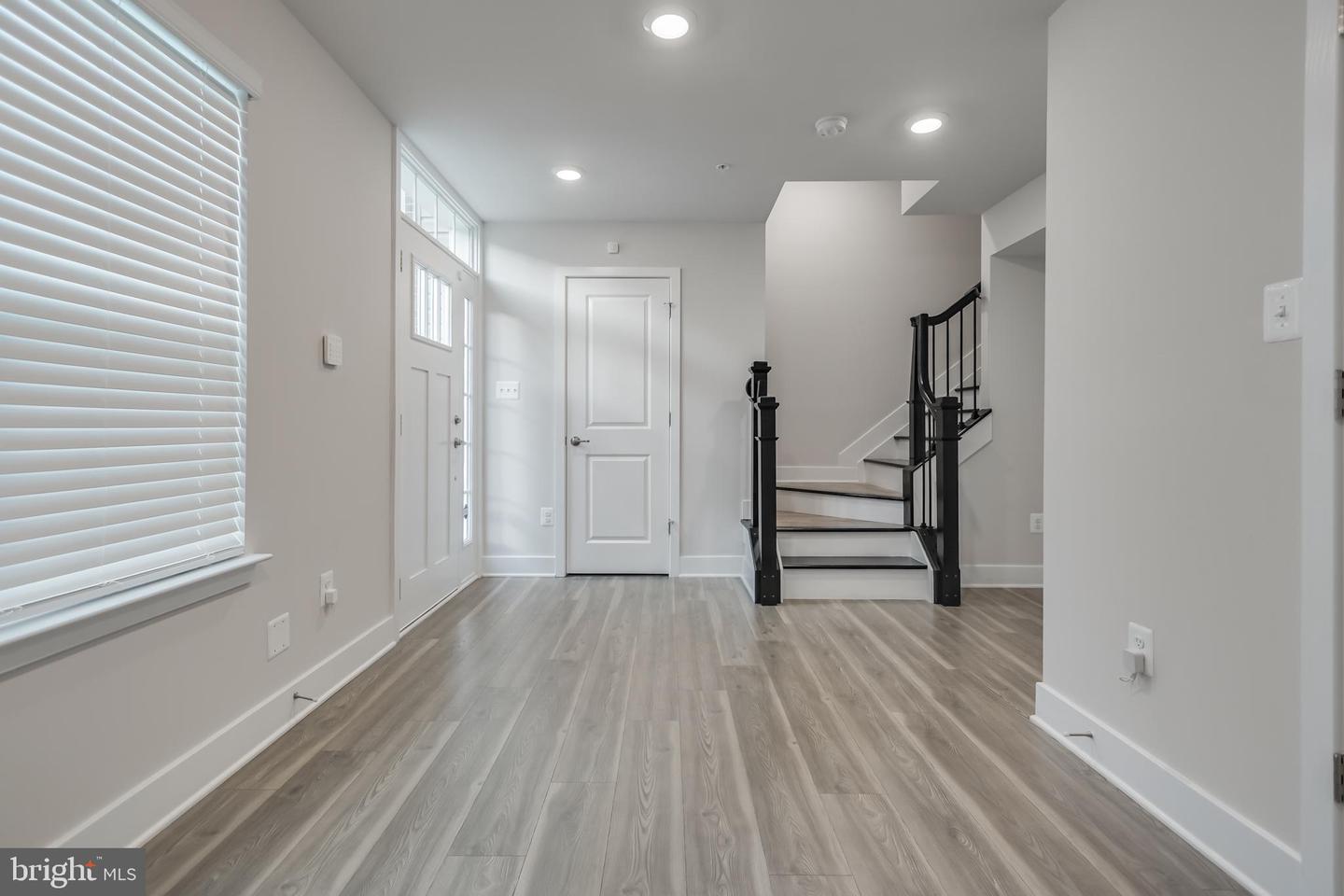 7793 Barrensdale Rd Property Photo 6