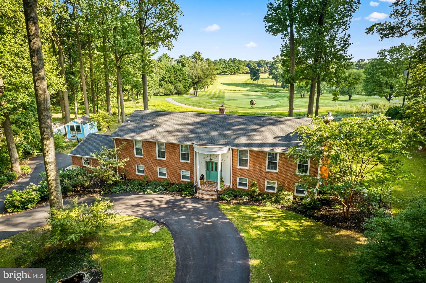 4 Country Club Ln Property Photo 1