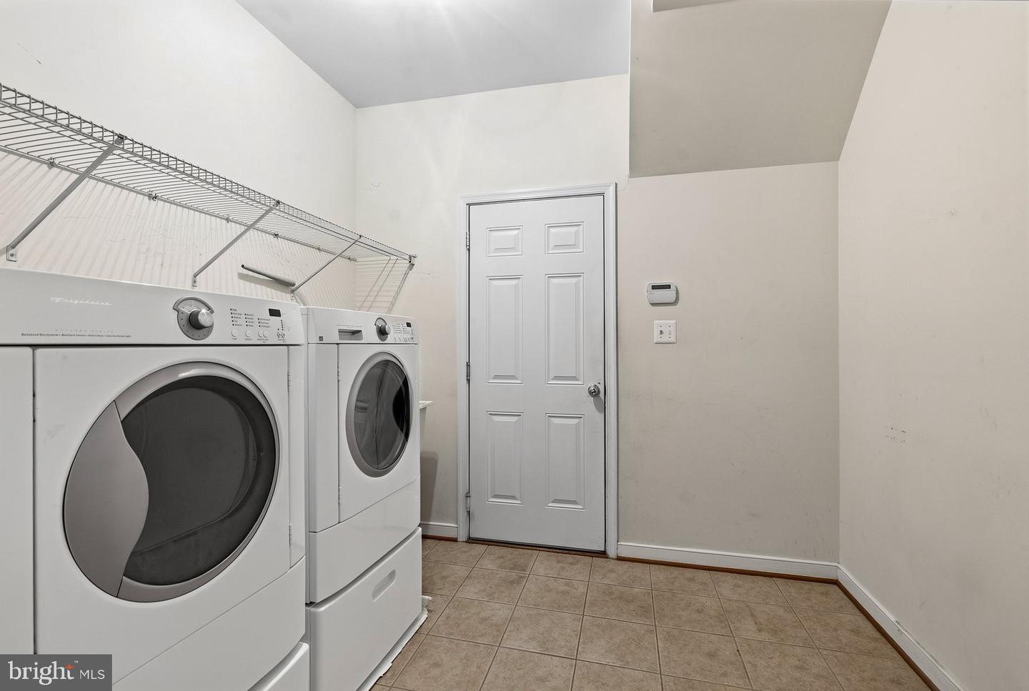 915 Zenith Dr Property Photo 23
