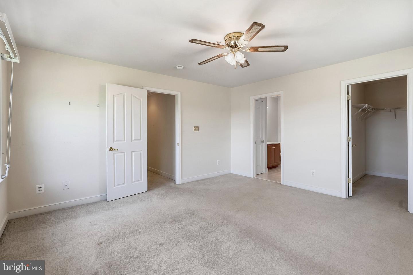 915 Zenith Dr Property Photo 32
