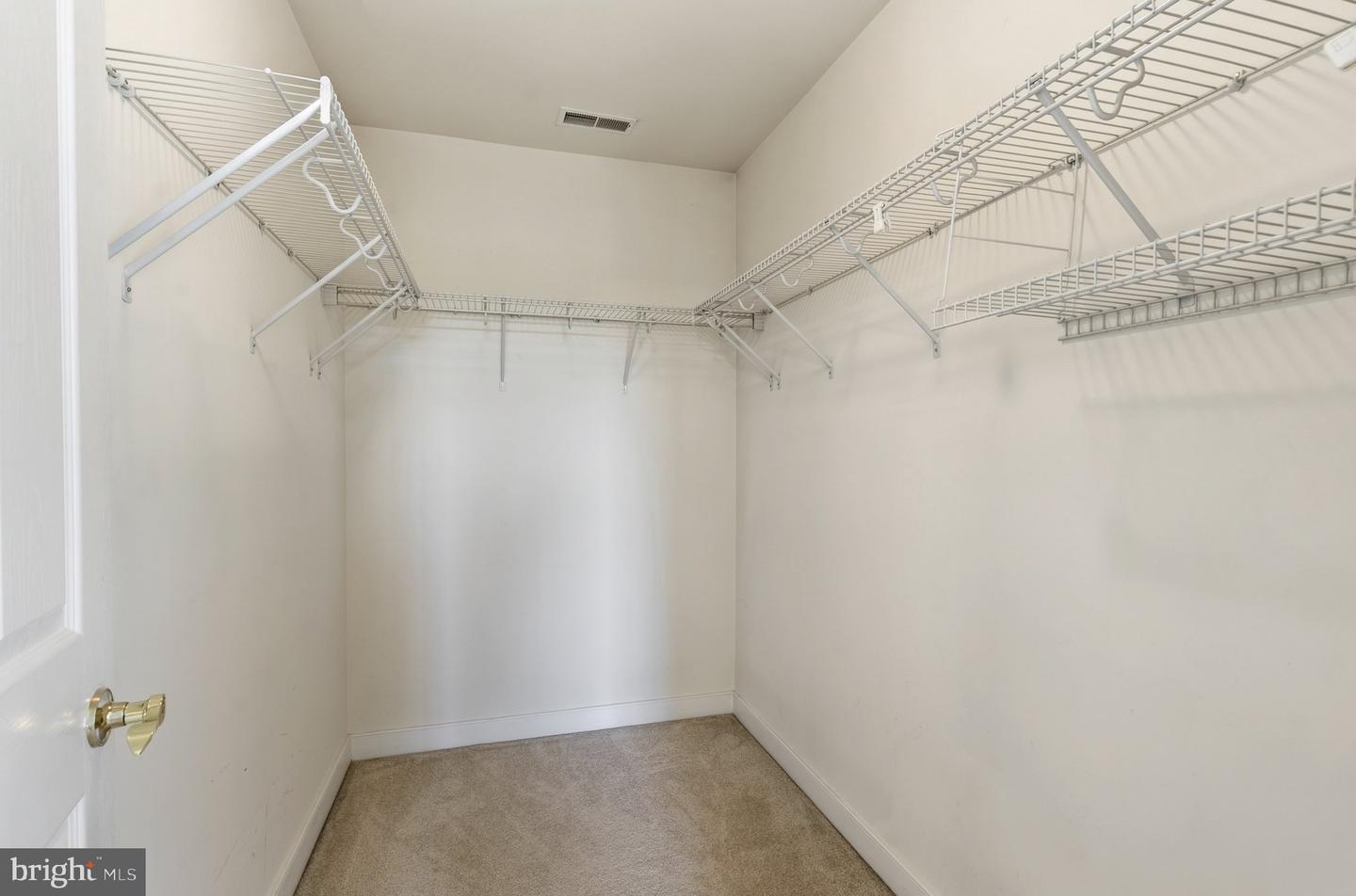 915 Zenith Dr Property Photo 34