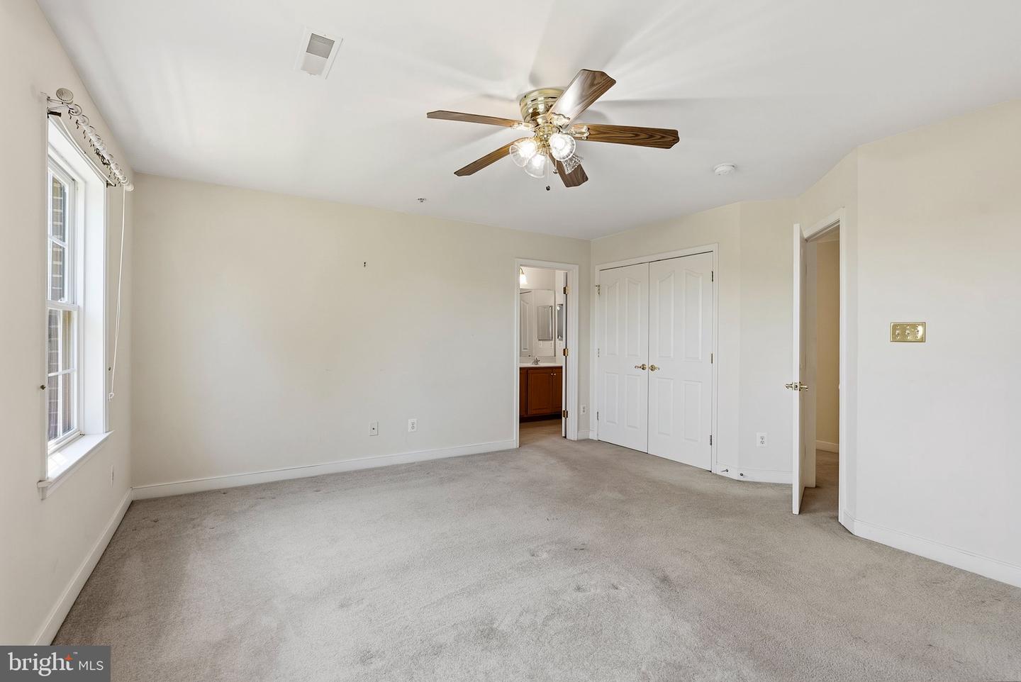 915 Zenith Dr Property Photo 35