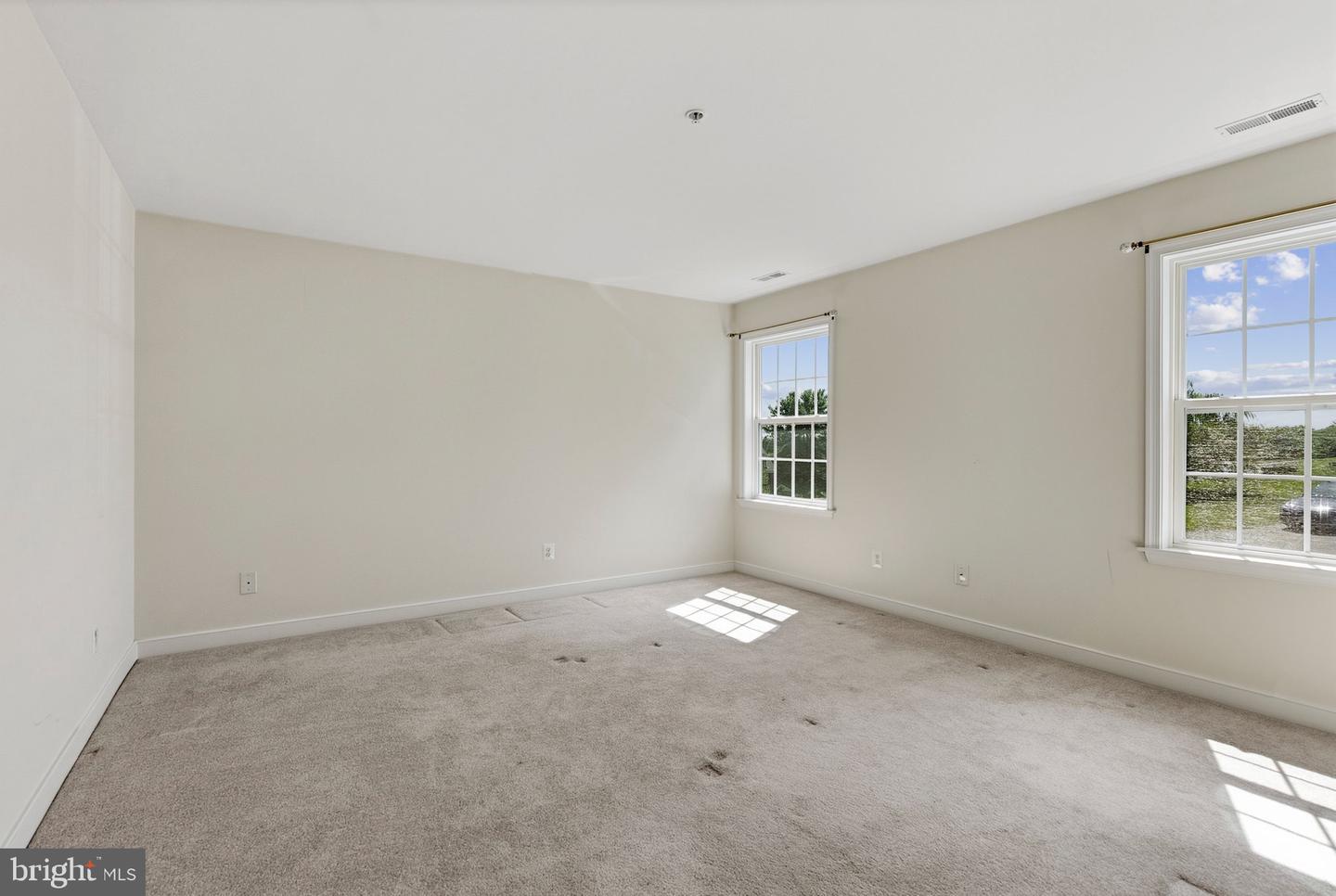 915 Zenith Dr Property Photo 41