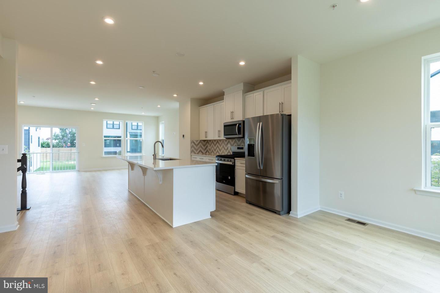 1823 Constellation Dr Property Photo 8