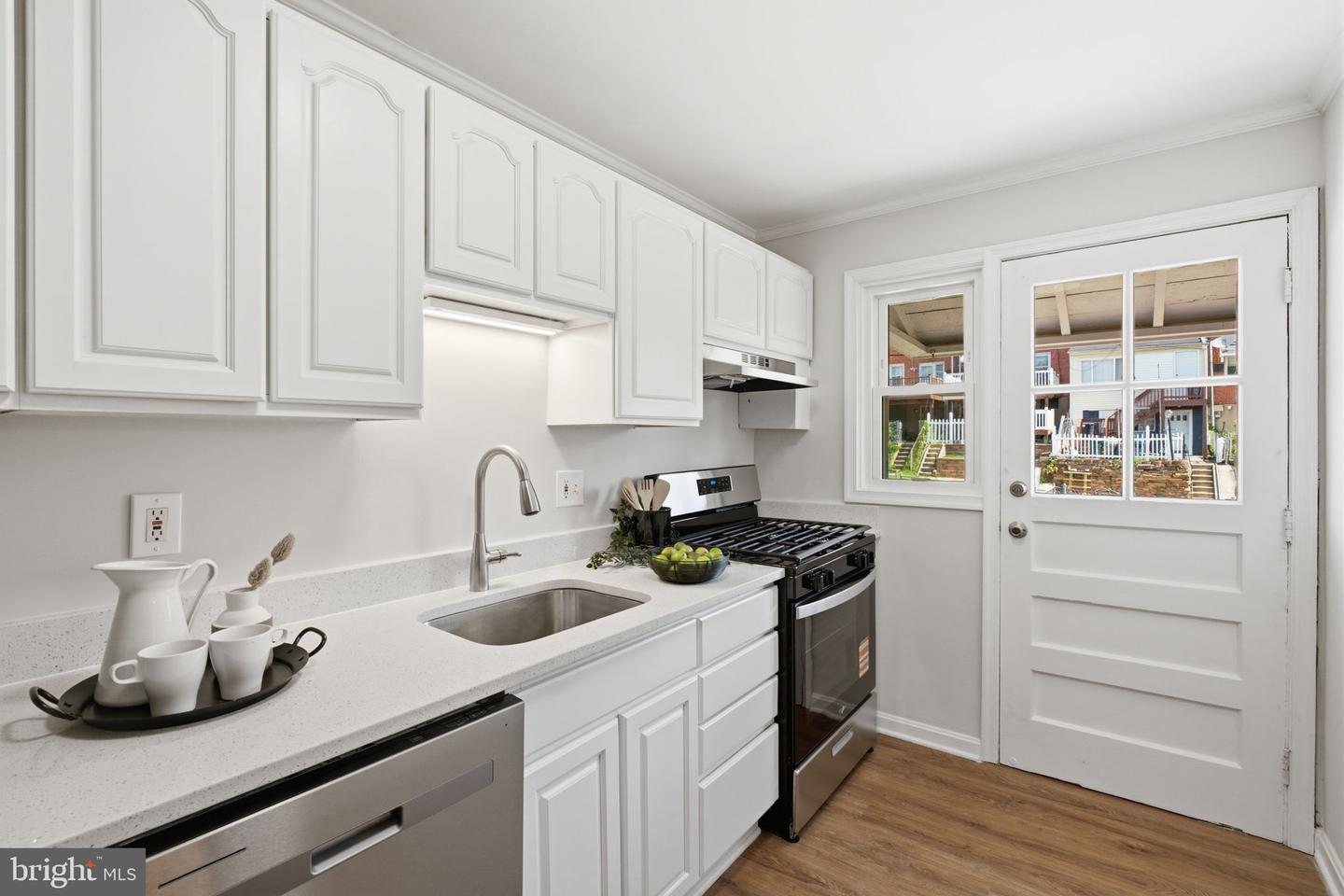 1808 Darrich Dr Property Photo 11