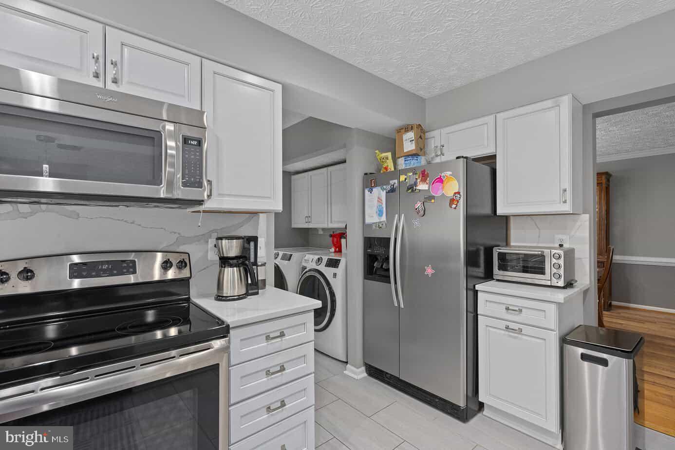 2725 Moores Valley Property Photo 4