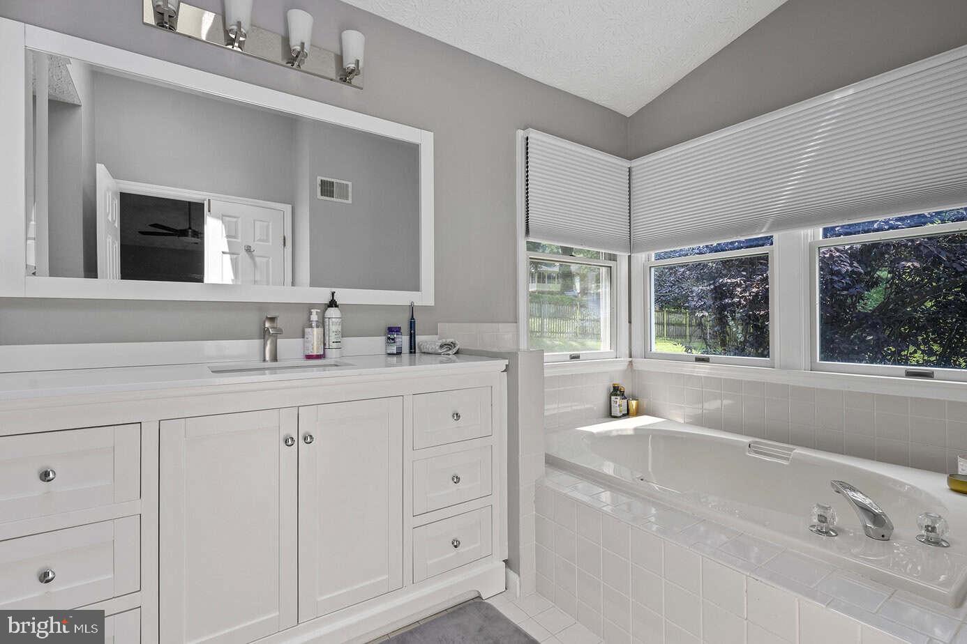 2725 Moores Valley Property Photo 14