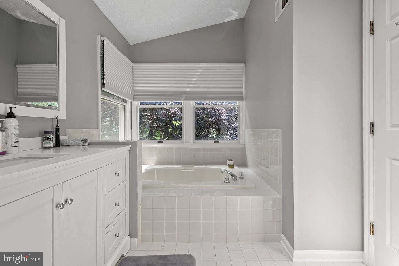 2725 Moores Valley Property Photo 15