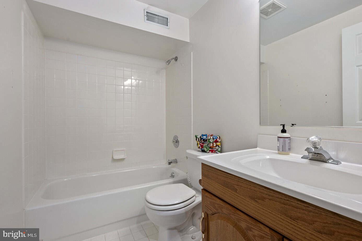 2725 Moores Valley Property Photo 17