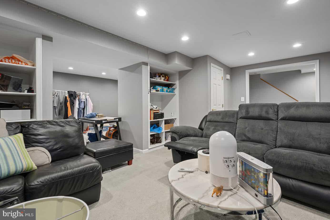 2725 Moores Valley Property Photo 18