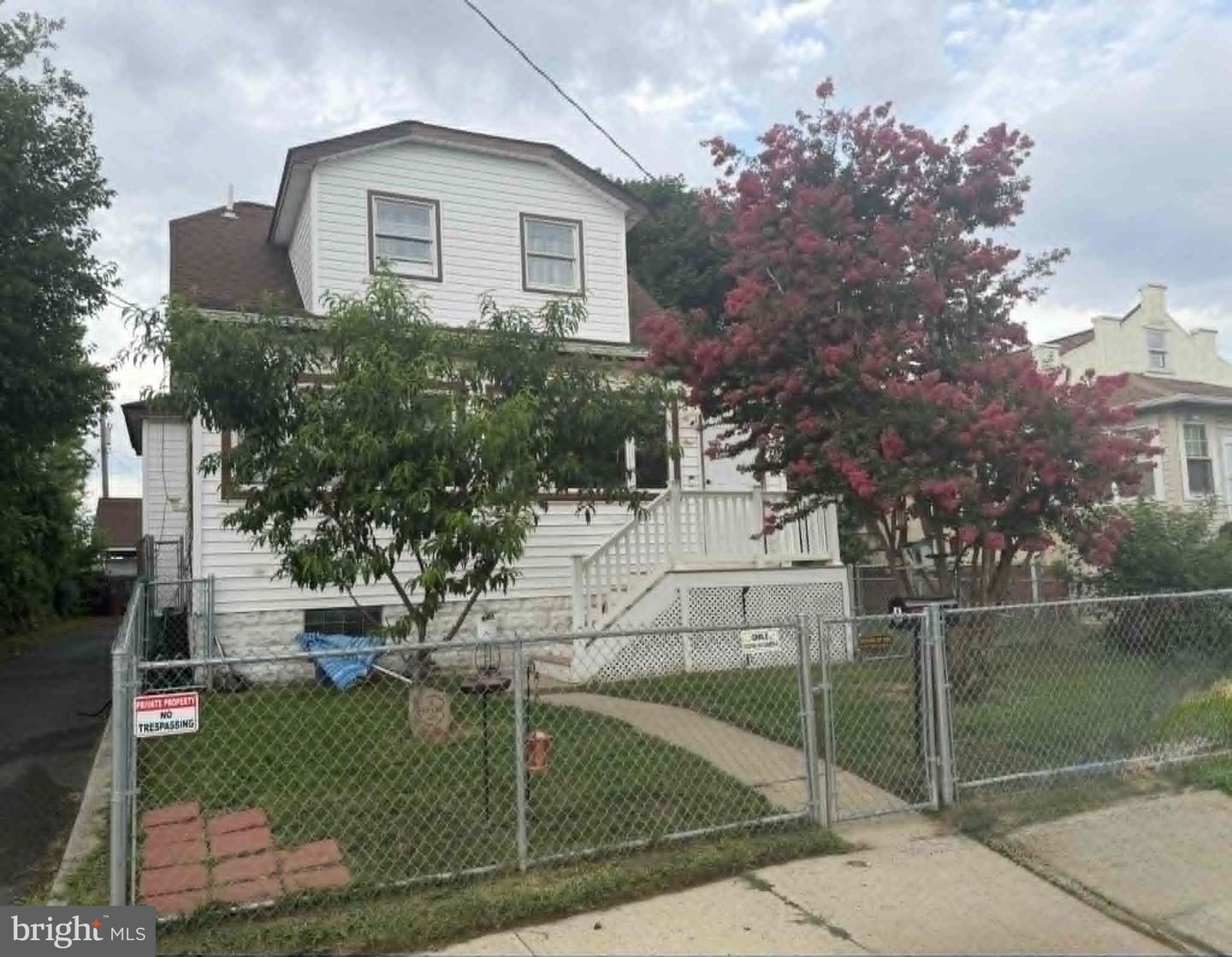 1 GOELLER AVE Property Photo 1