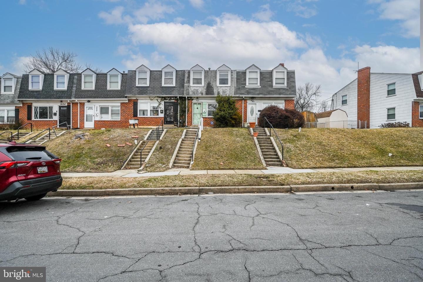 1610 Wentworth Ave Property Photo 2