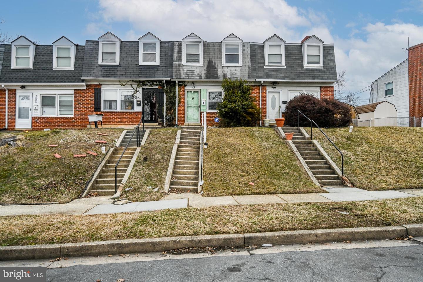 1610 Wentworth Ave Property Photo 3