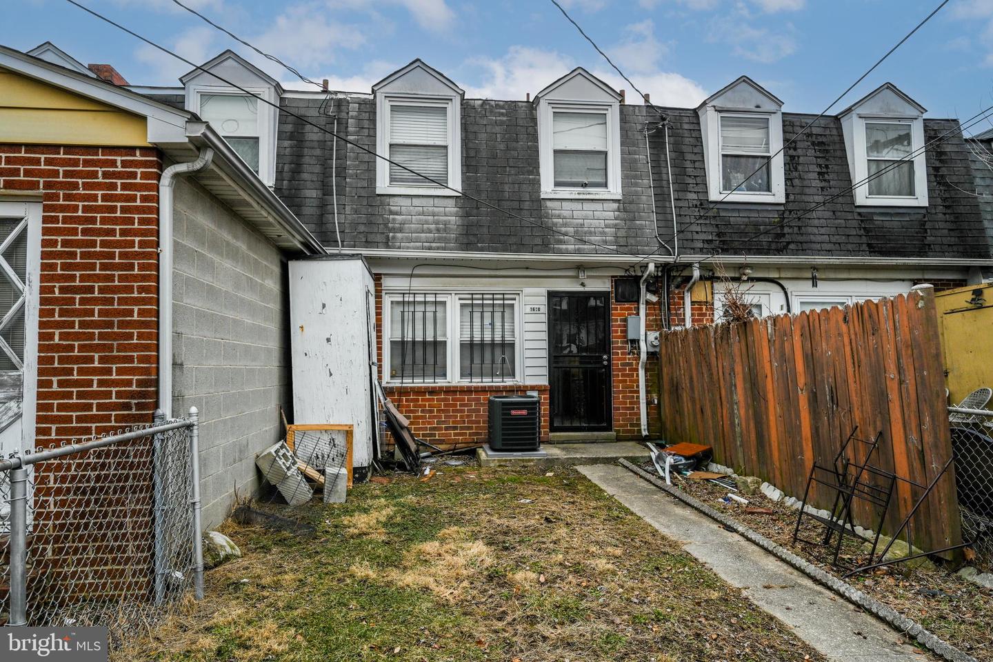 1610 Wentworth Ave Property Photo 6