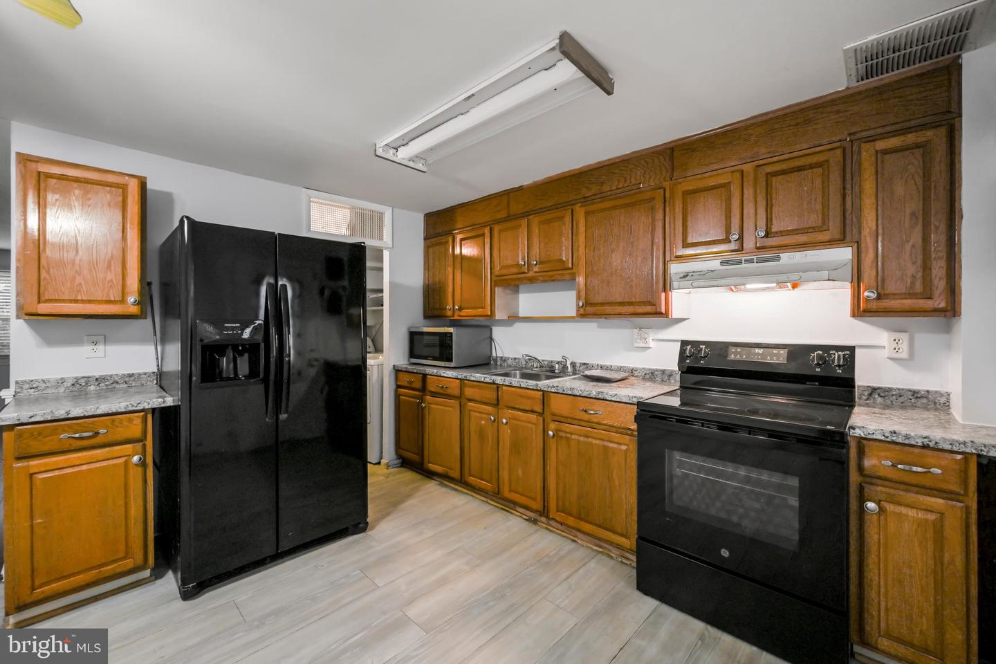 1610 Wentworth Ave Property Photo 16