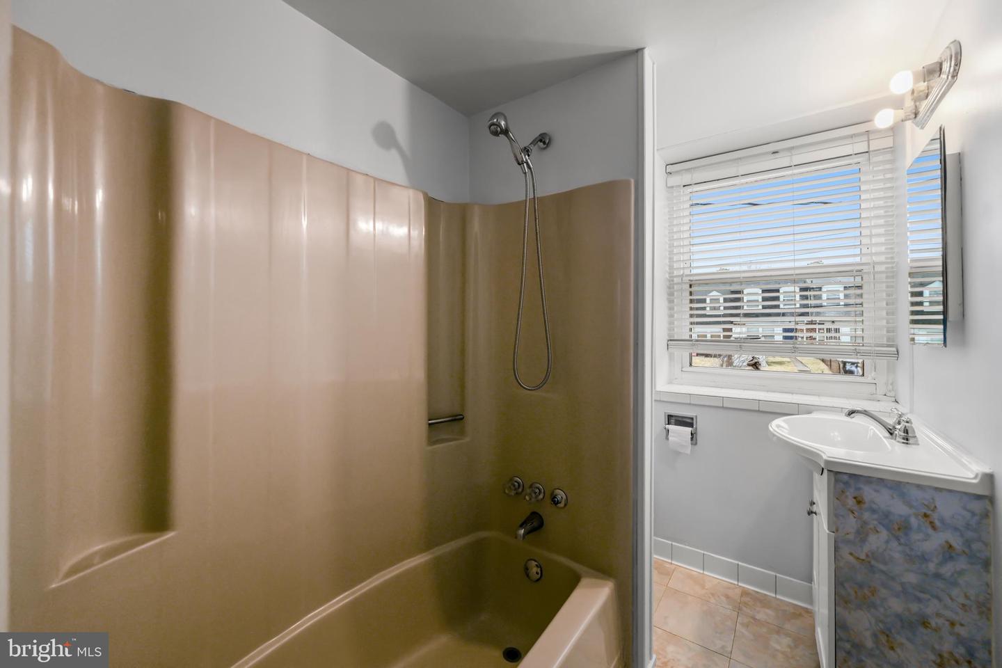 1610 Wentworth Ave Property Photo 24
