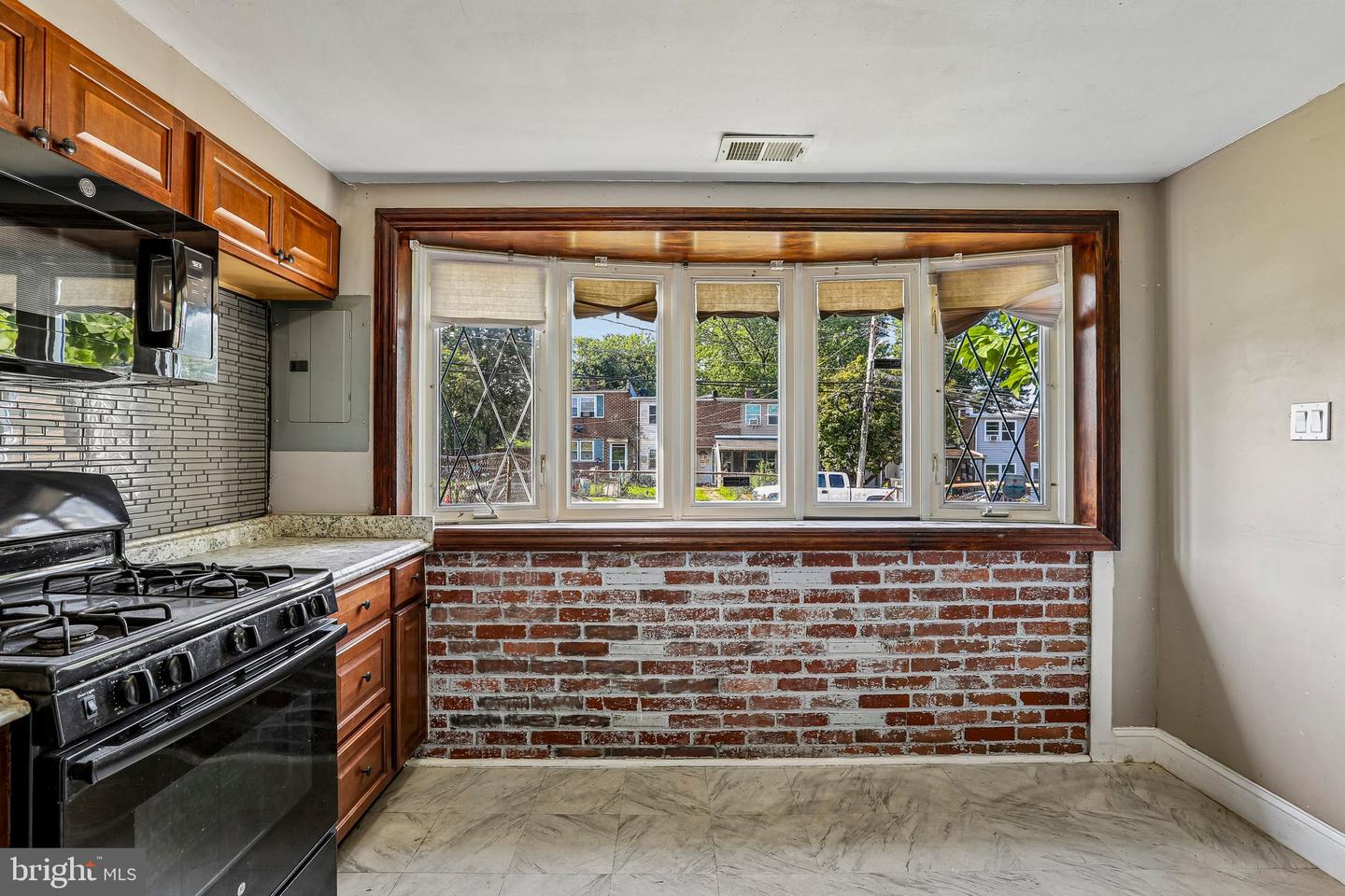 454 Bigley Ave Property Photo 4