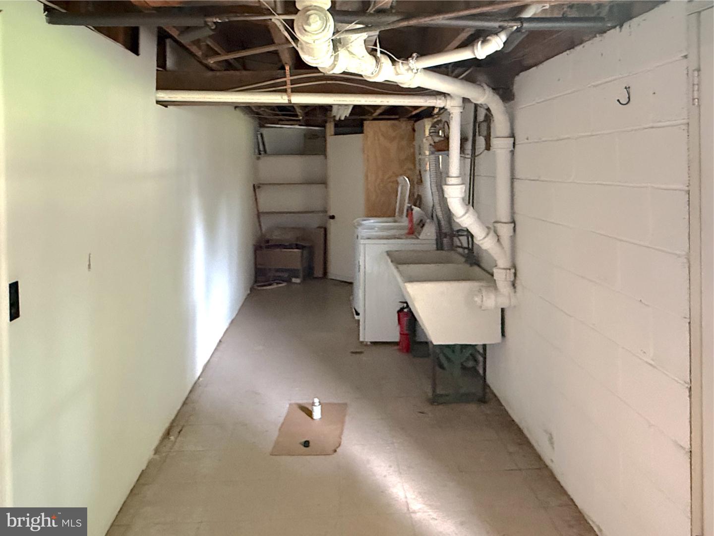 909 Chromine Rd Property Photo 32