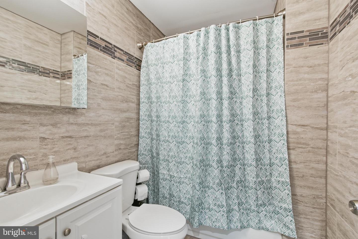 1742 Leslie Rd Property Photo 18