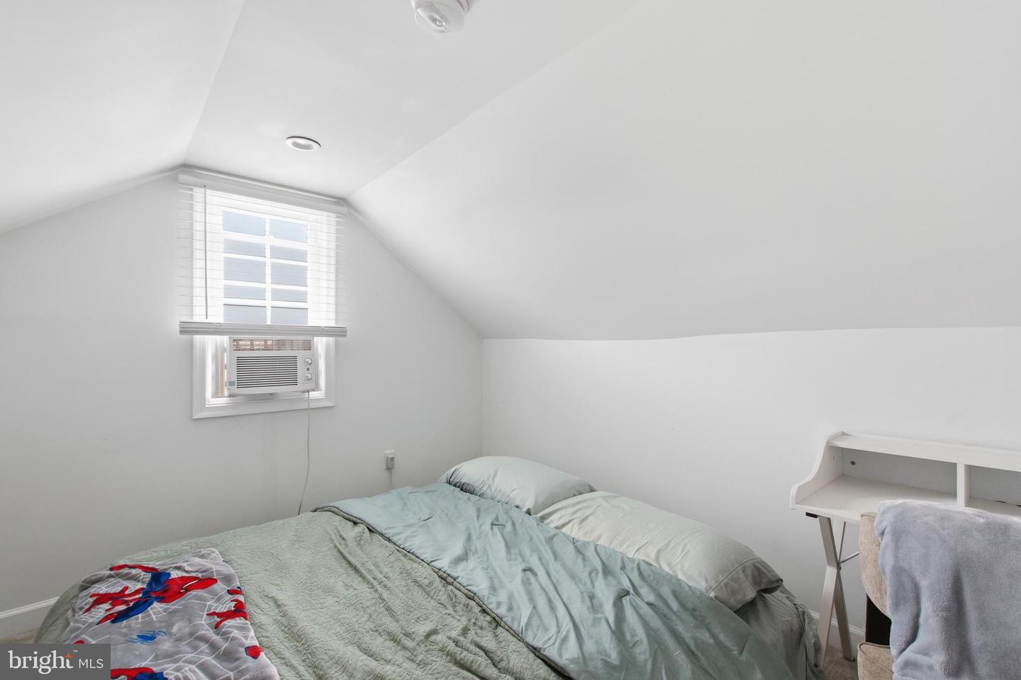 1742 Leslie Rd Property Photo 24