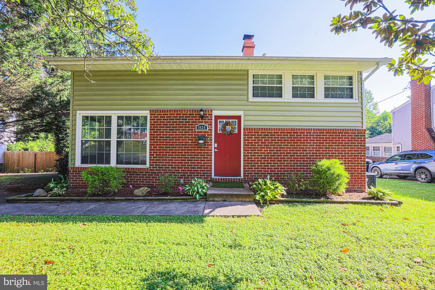 1024 KENILWORTH DR