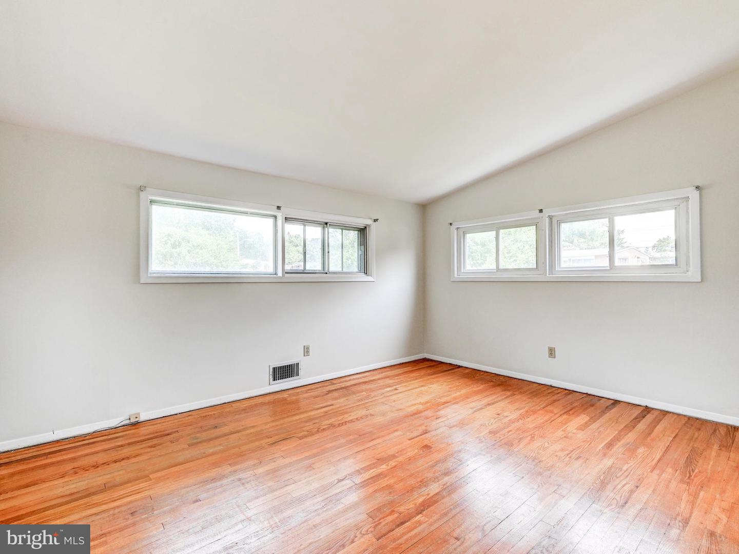 MDBC2170438 Property Photo 16