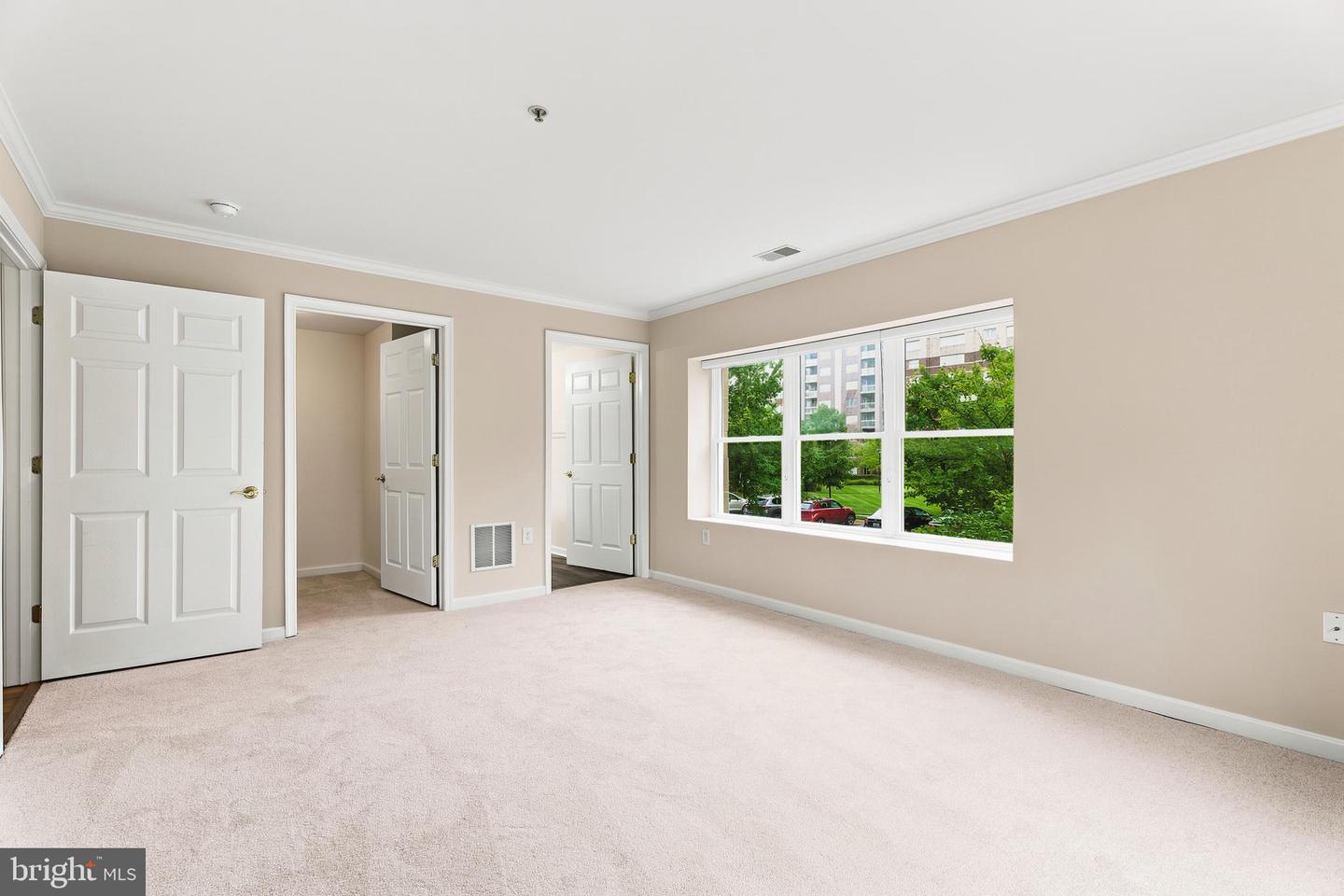 12240 Roundwood Rd #203 Property Photo 24