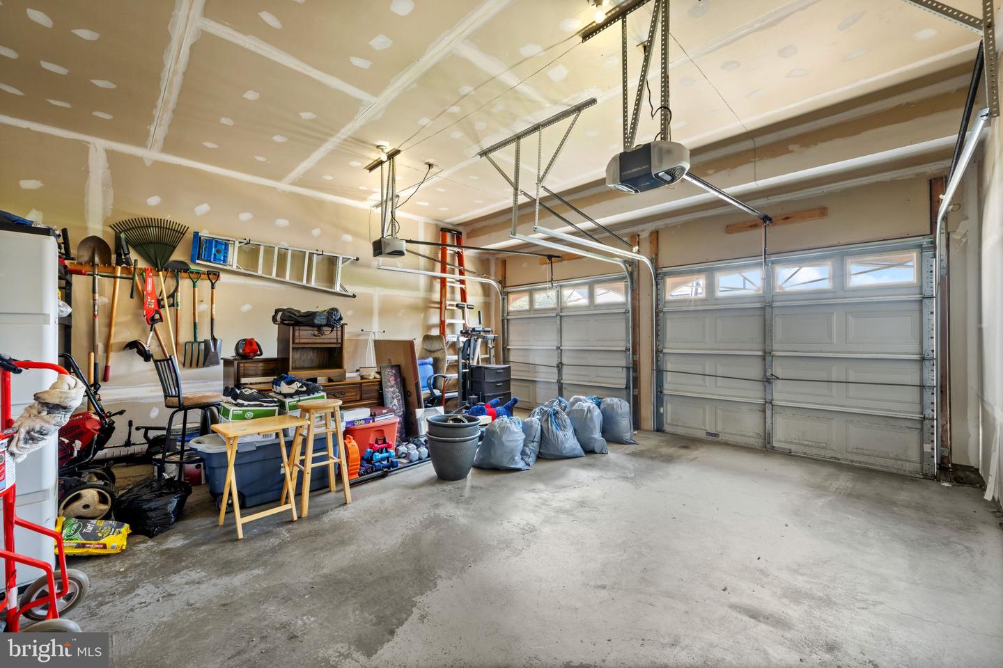 9532 Lyonswood Dr Property Photo 8