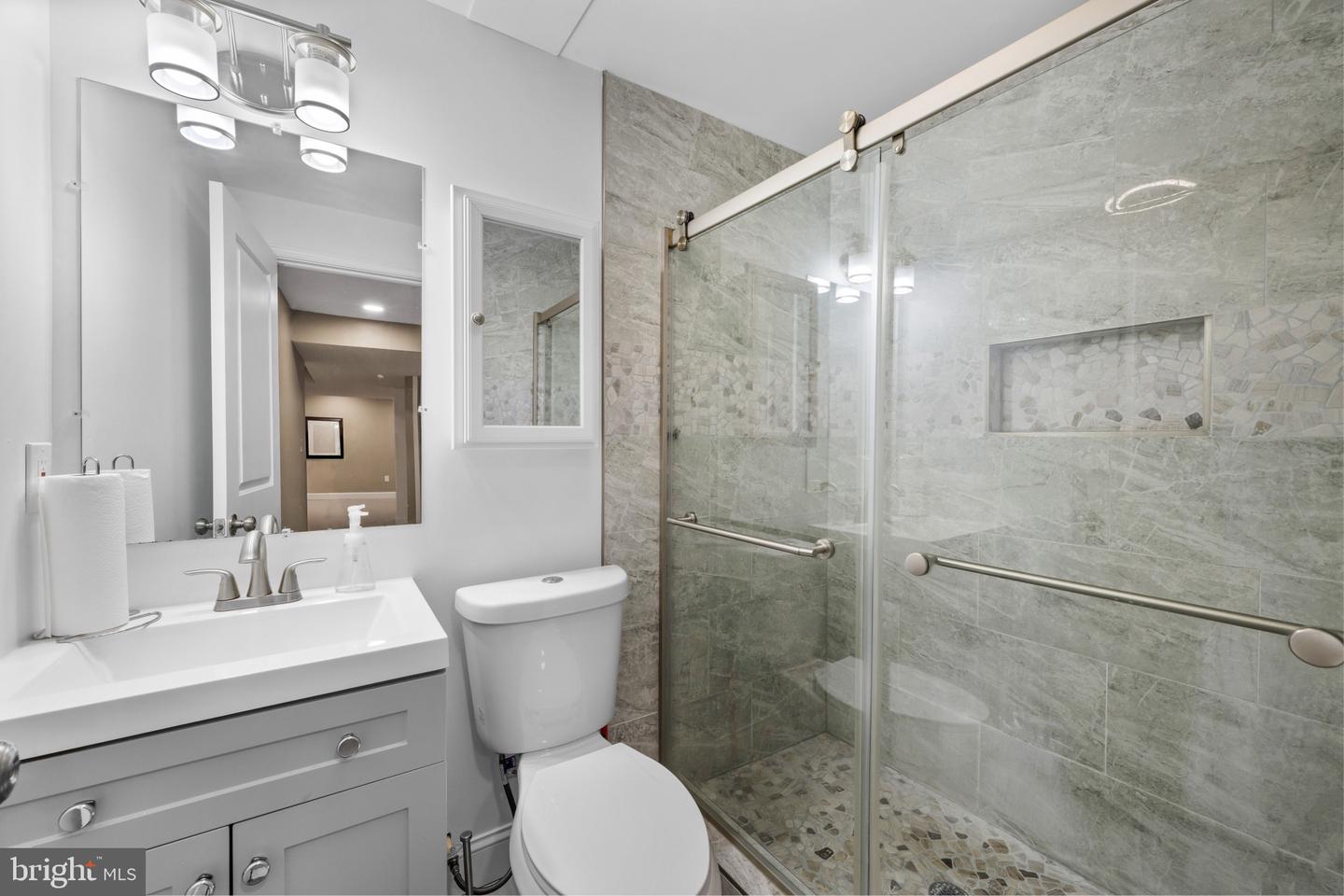 9532 Lyonswood Dr Property Photo 17