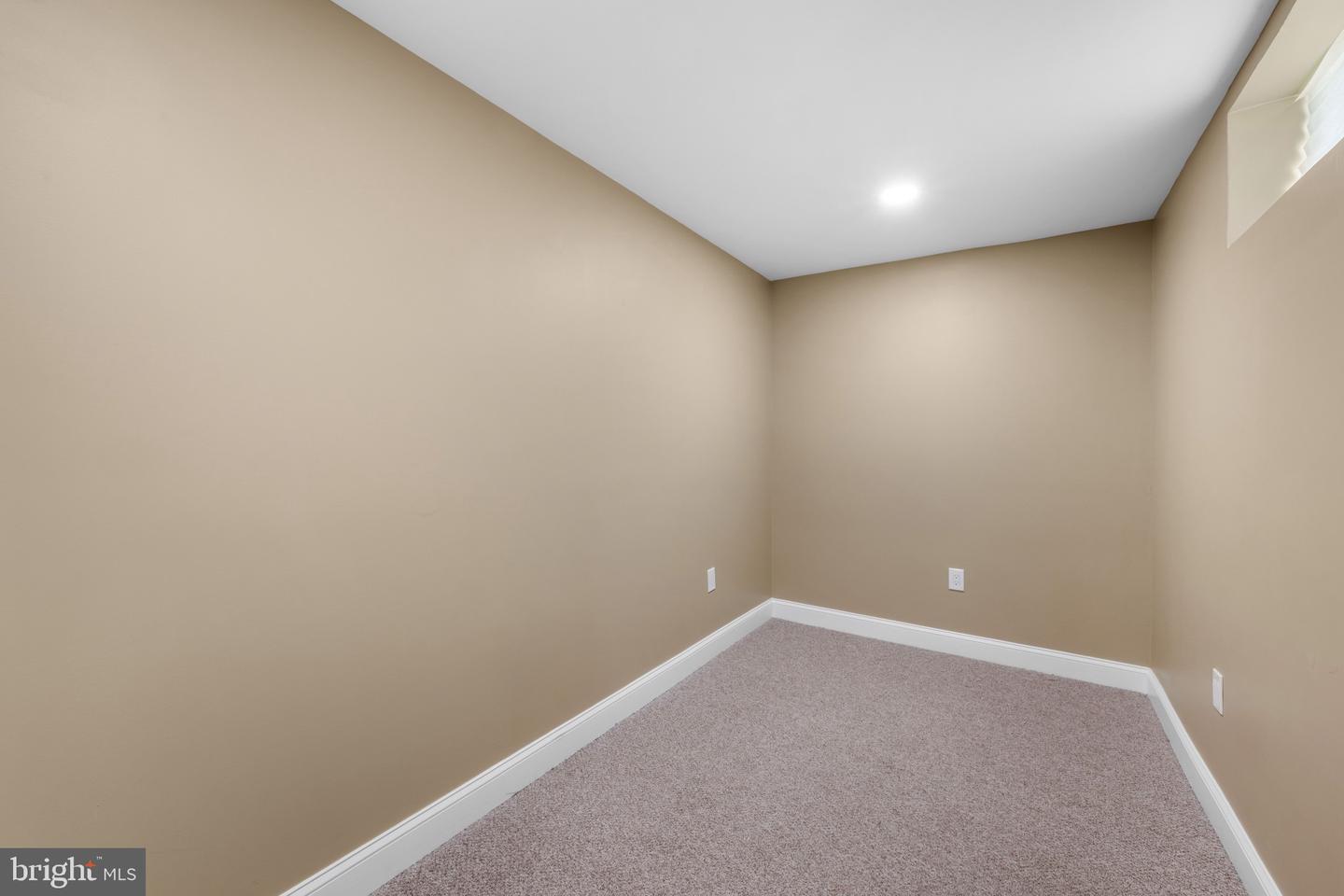 9532 Lyonswood Dr Property Photo 22