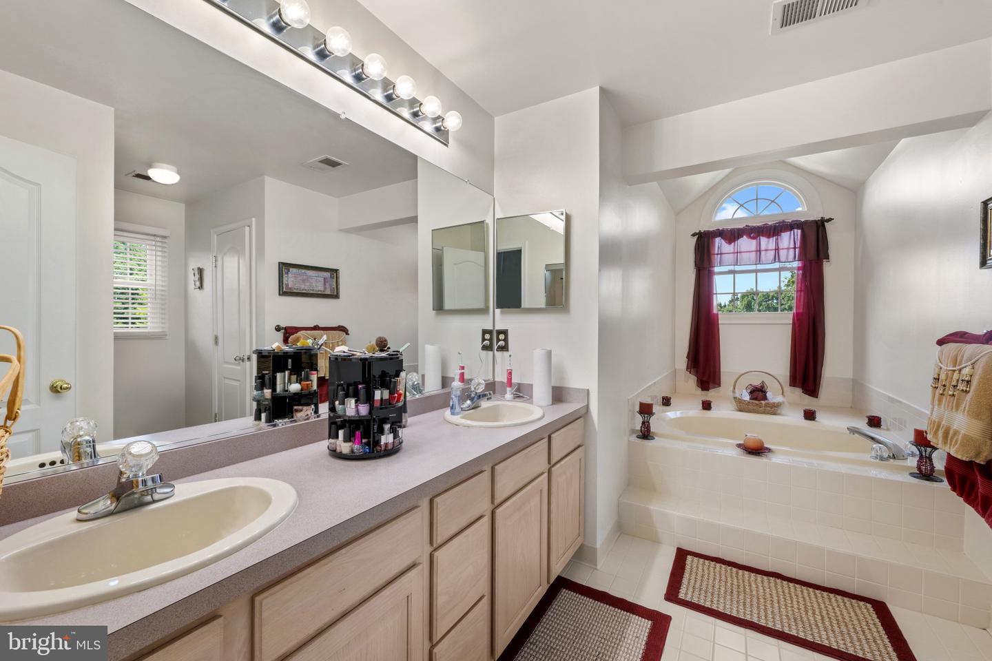 9532 Lyonswood Dr Property Photo 30