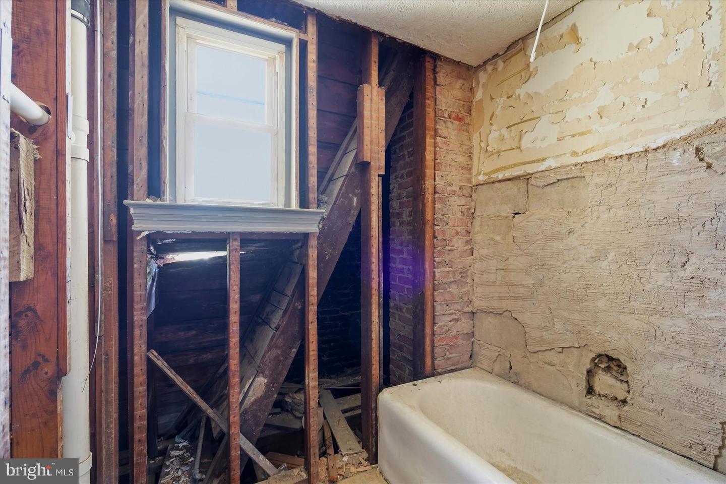 74 N Dundalk Ave Property Photo 17