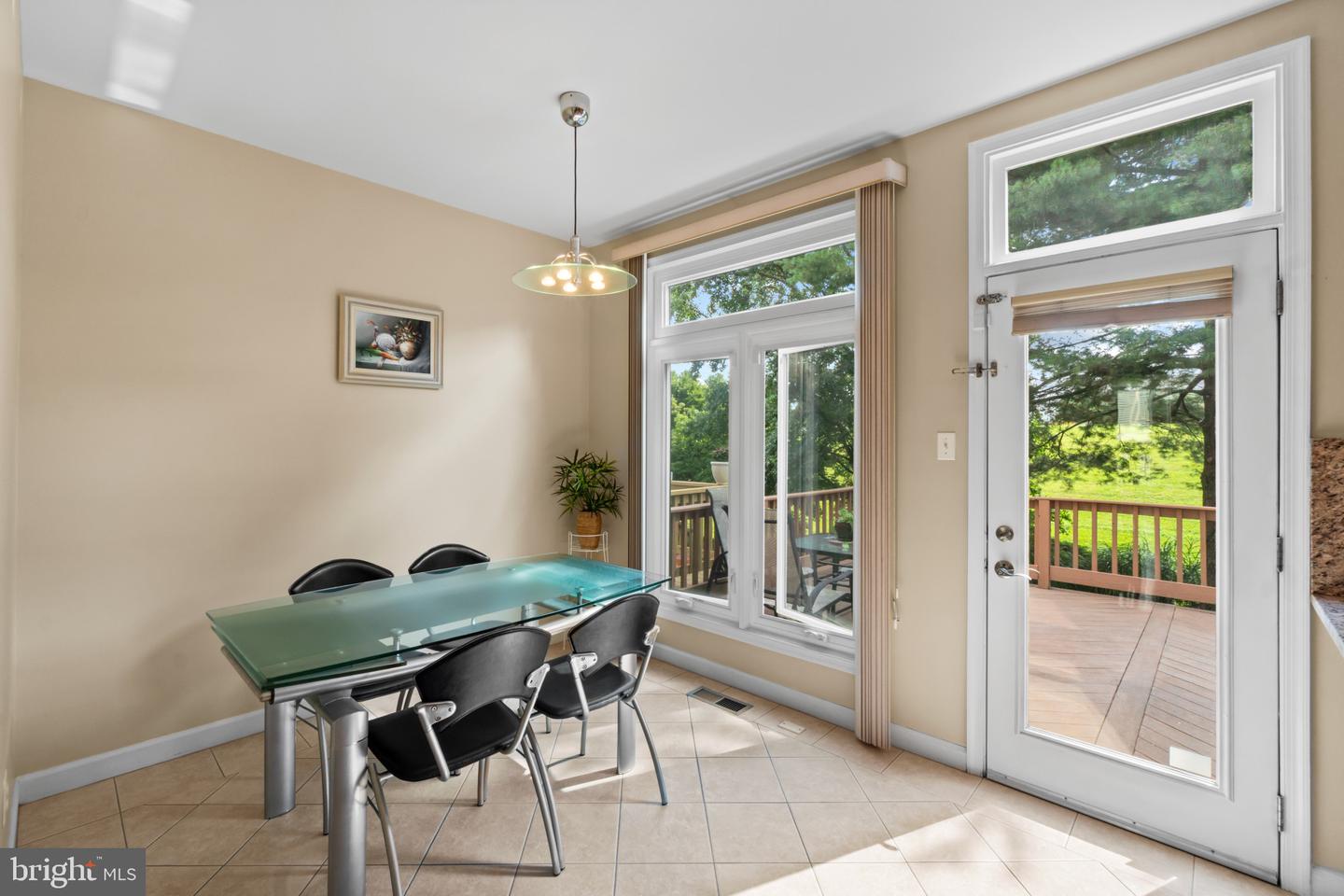 17 Stablemere Ct Property Photo 13